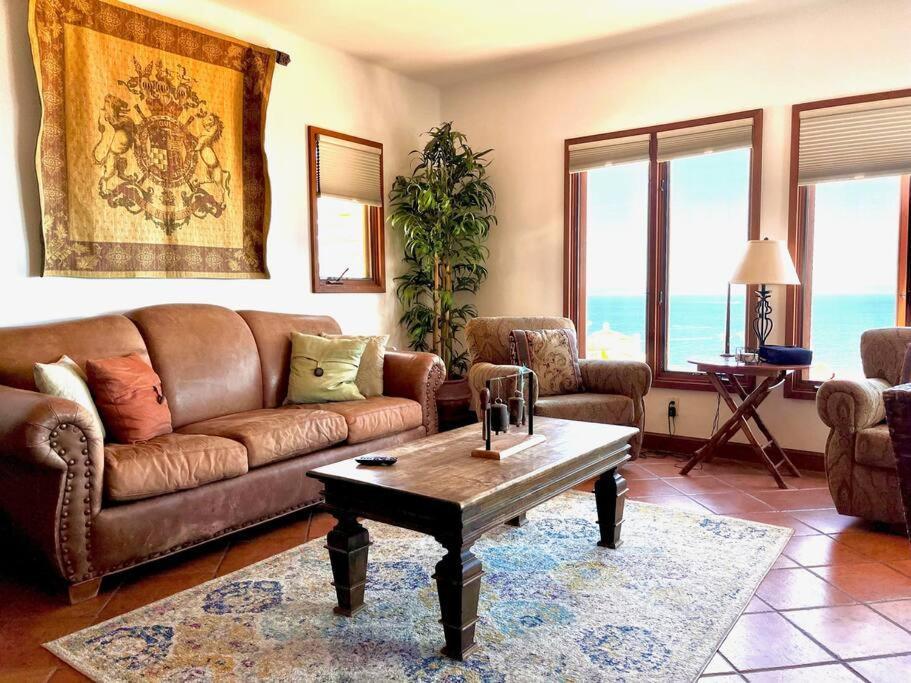Sunrise Bliss Villa Авалон Екстериор снимка
