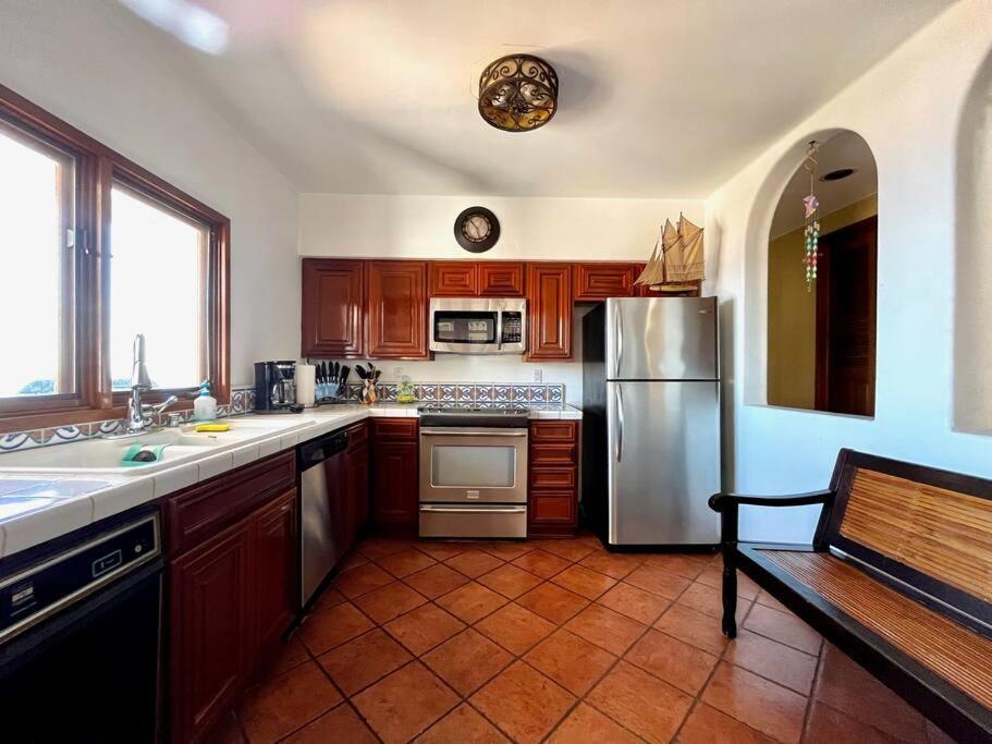 Sunrise Bliss Villa Авалон Екстериор снимка